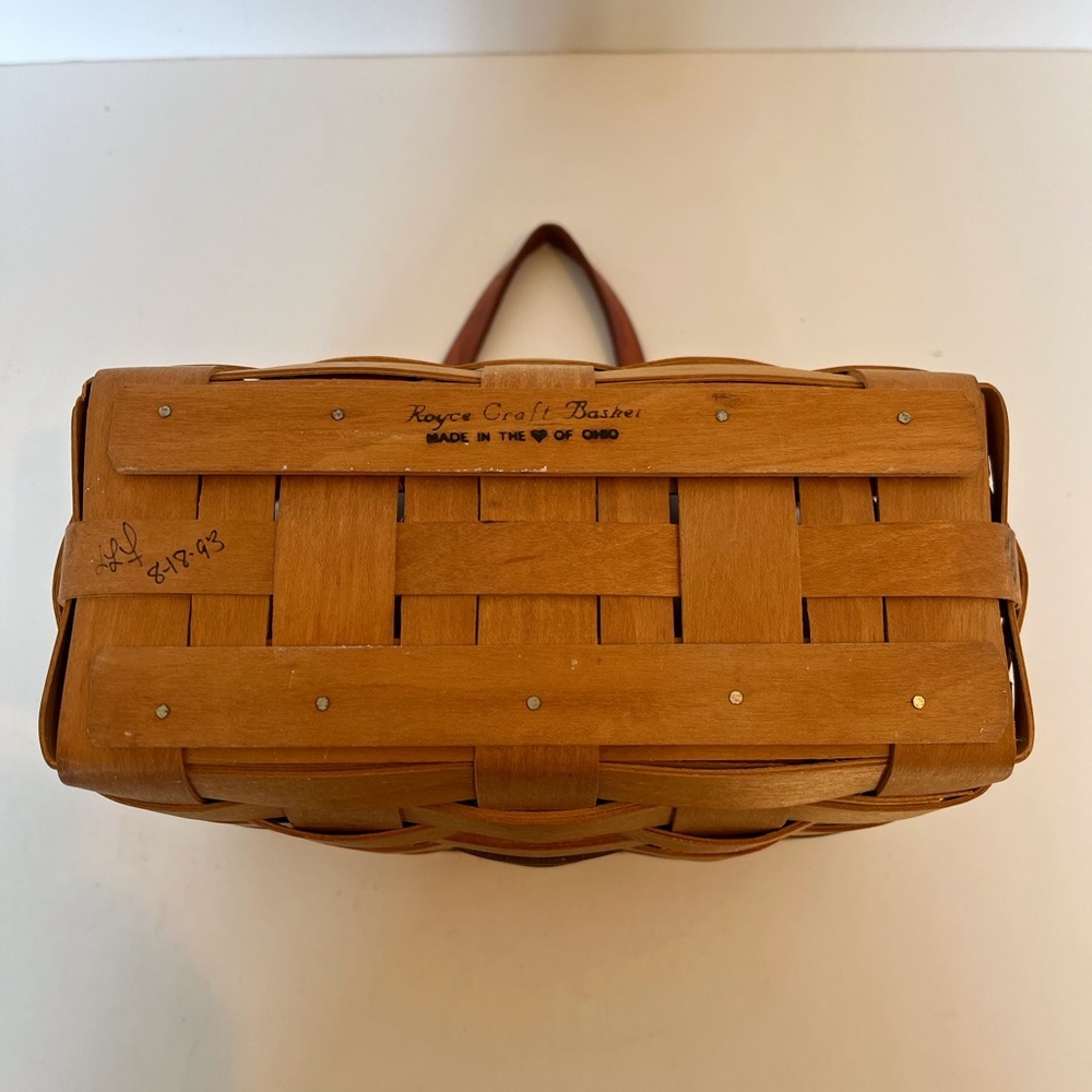 Hand-woven Signed Basket with Green Accents and Leather Handle - Picture 6 of 8